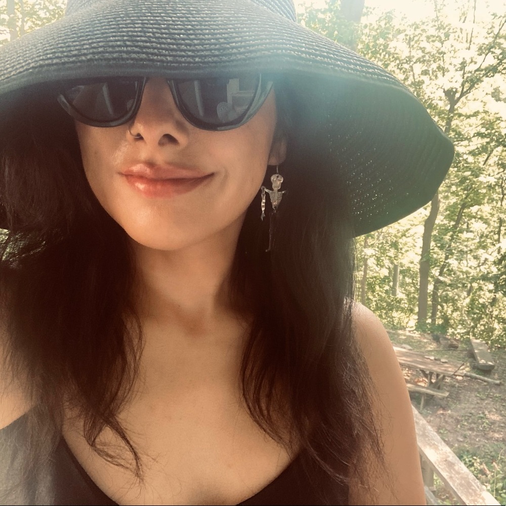 Meet your Posher, Adriana